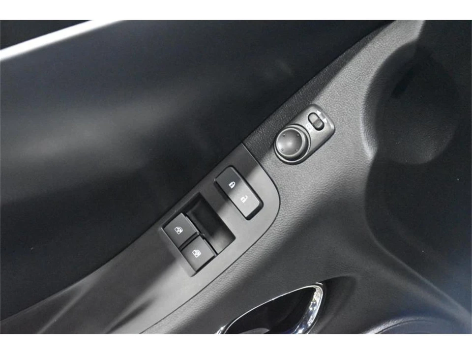 2015 Chevrolet Camaro 5th Gen - Image 28 of 31