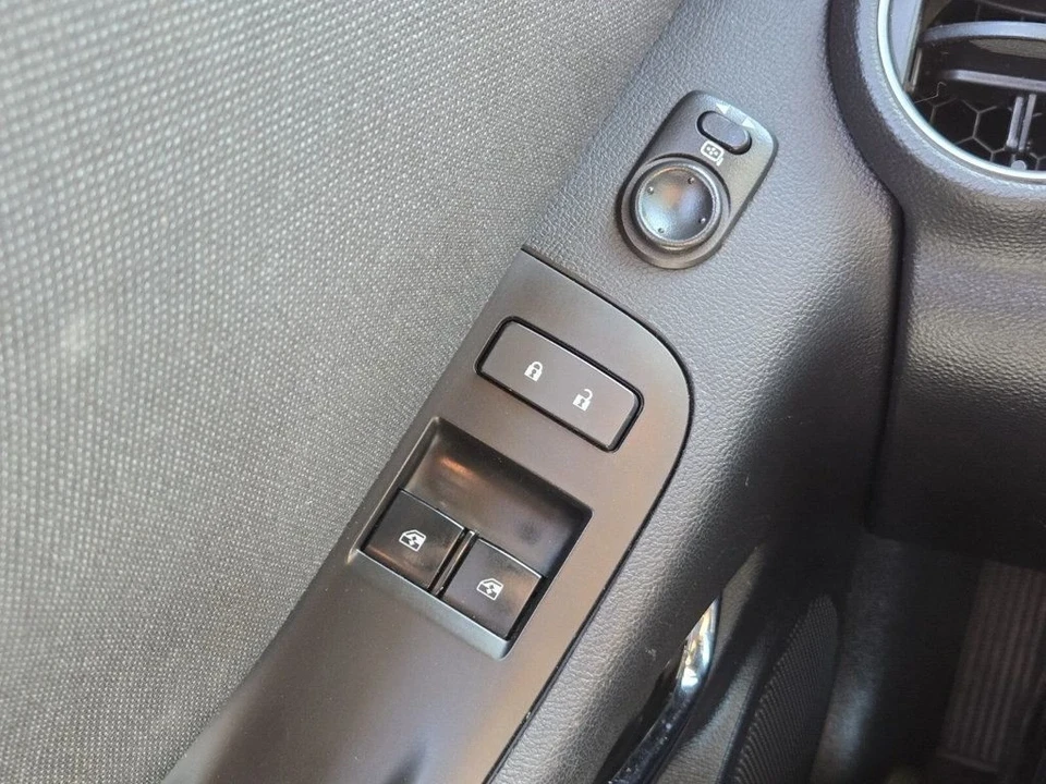 2015 Chevrolet Camaro 5th Gen - Image 17 of 19