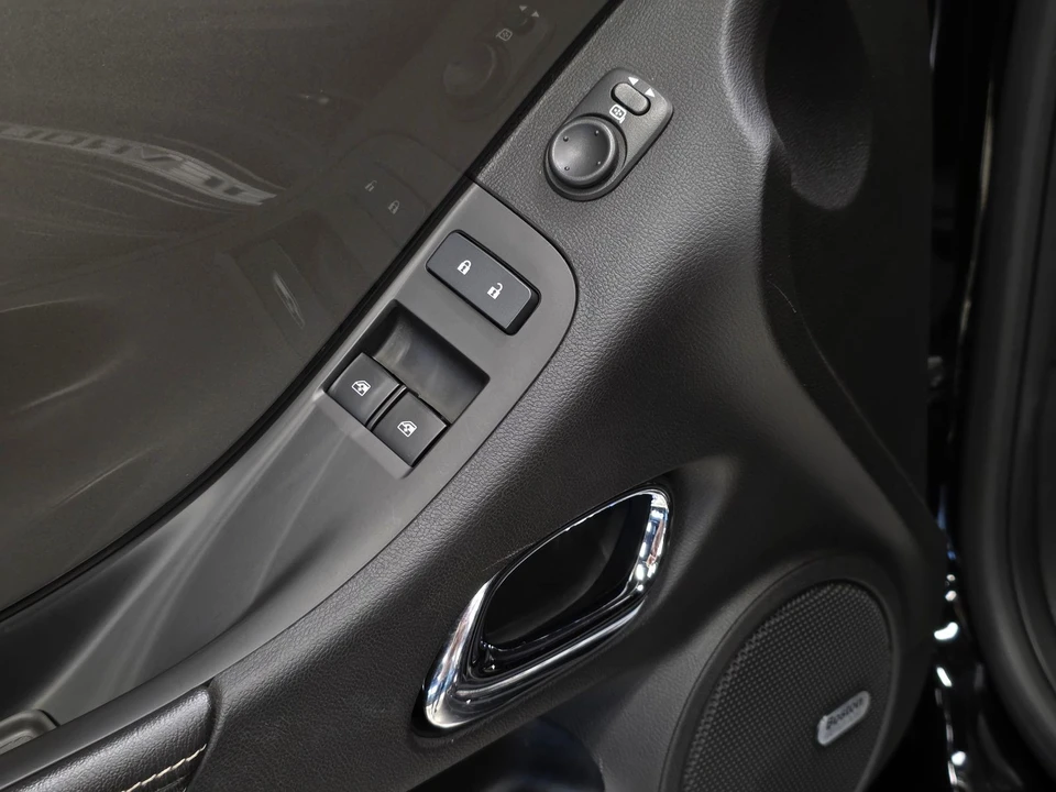 2015 Chevrolet Camaro SS 5th Gen - Image 17 of 31