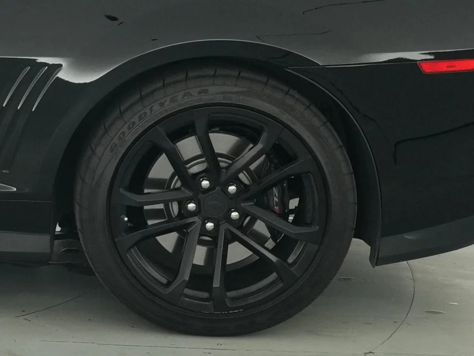 2015 Chevrolet Camaro ZL1 5th Gen - Image 17 of 31