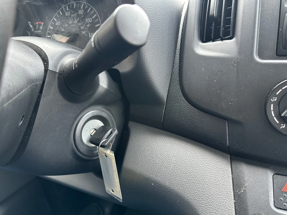2015 Chevrolet Express - Image 19 of 20