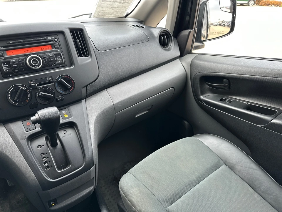 2015 Chevrolet Express - Image 20 of 20