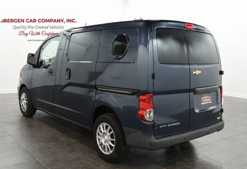 2015 Chevrolet Express - Image 6 of 12