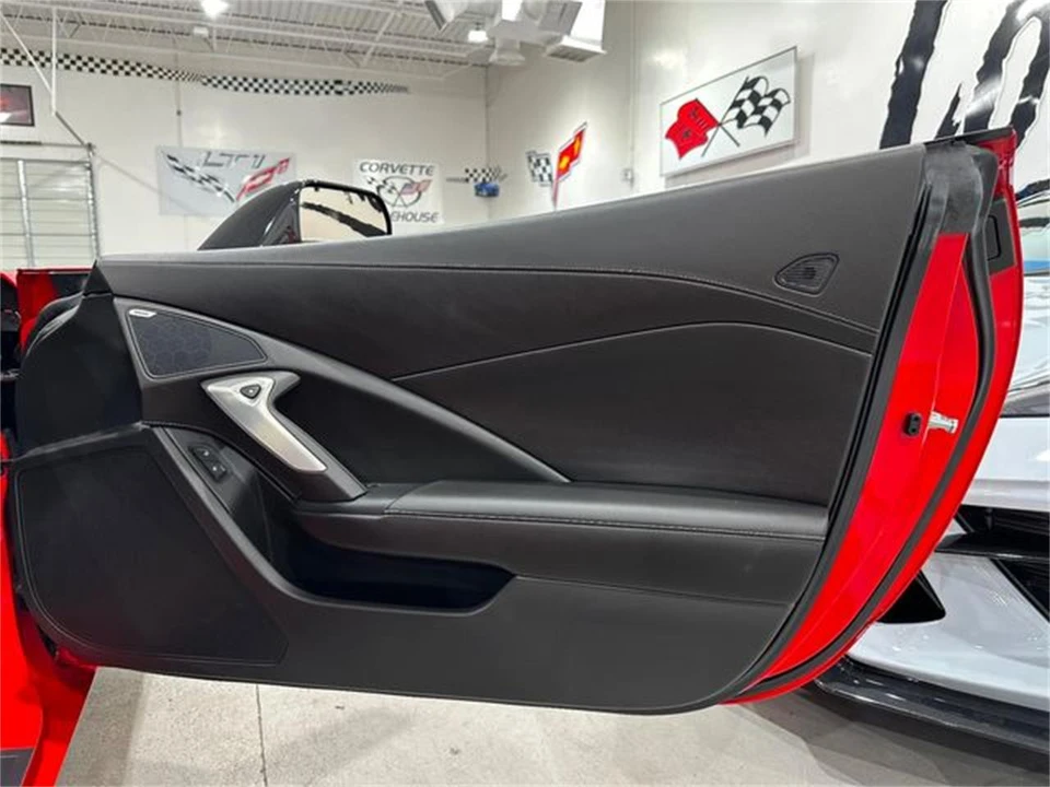 2015 Chevrolet Corvette C7 - Image 15 of 30