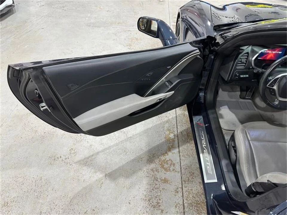 2015 Chevrolet Corvette C7 - Image 17 of 30