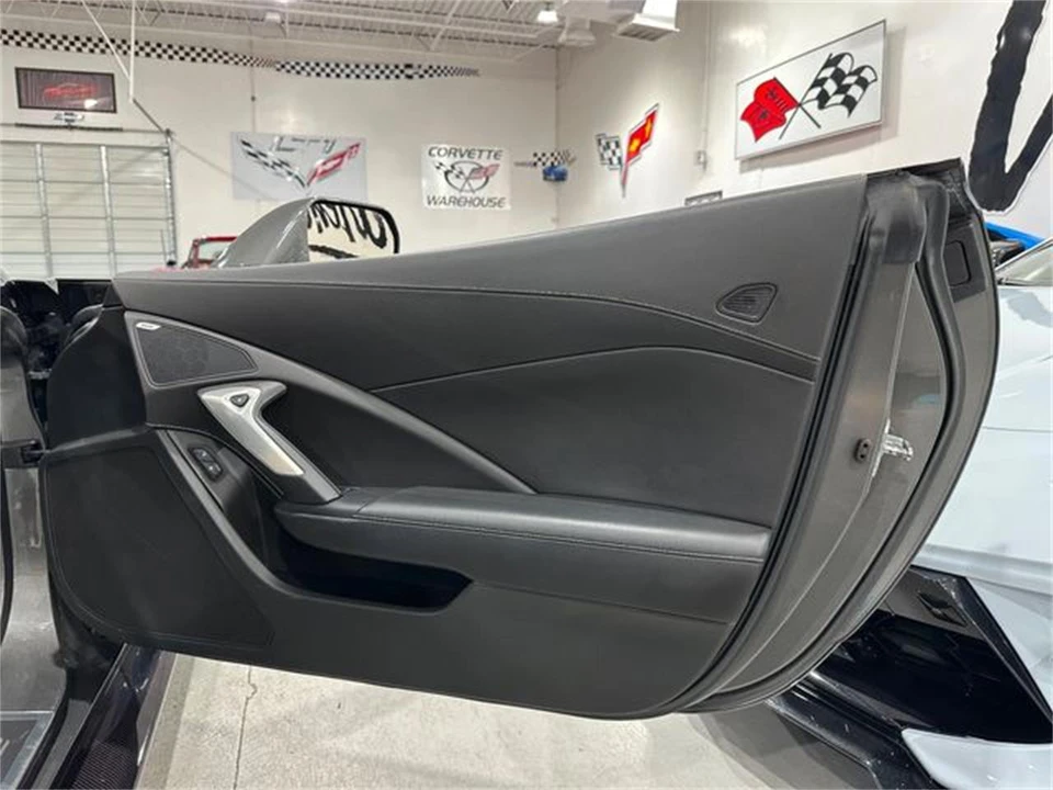 2015 Chevrolet Corvette C7 - Image 16 of 30