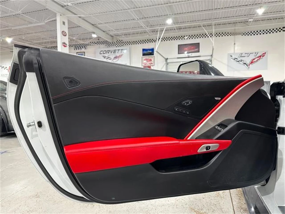 2015 Chevrolet Corvette C7 - Image 13 of 29