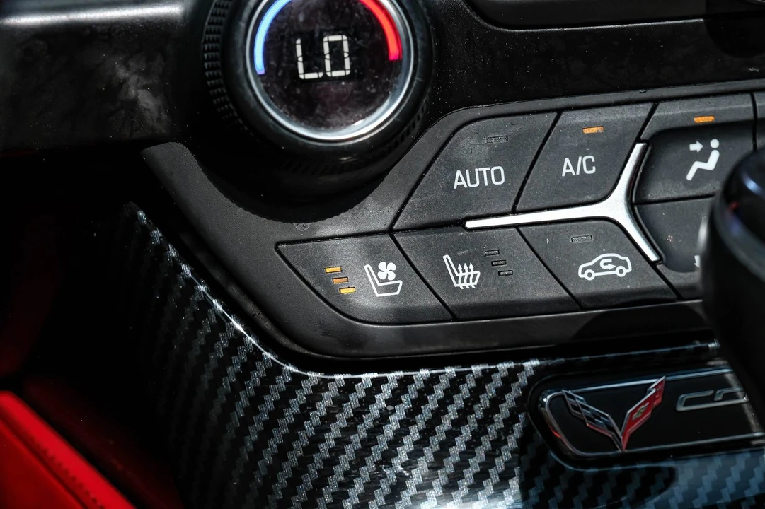 2015 Chevrolet Corvette C7 - Image 27 of 31