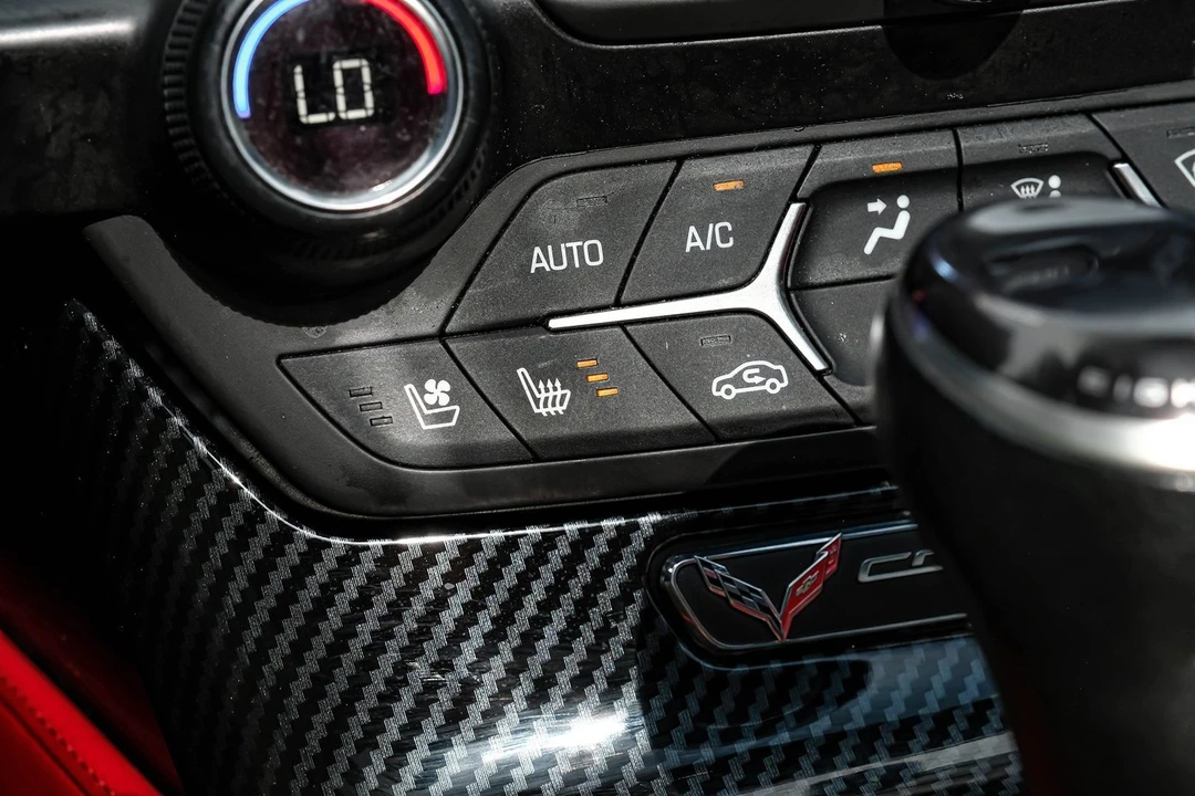 2015 Chevrolet Corvette C7 - Image 28 of 31
