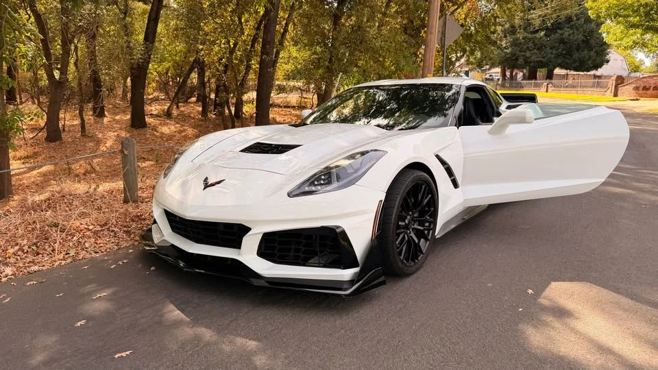 2015 Chevrolet Corvette C7 - Image 11 of 15