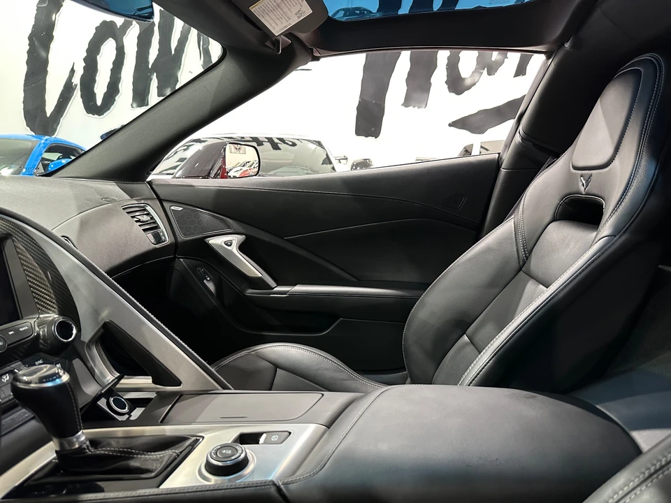 2015 Chevrolet Corvette - Image 12 of 31