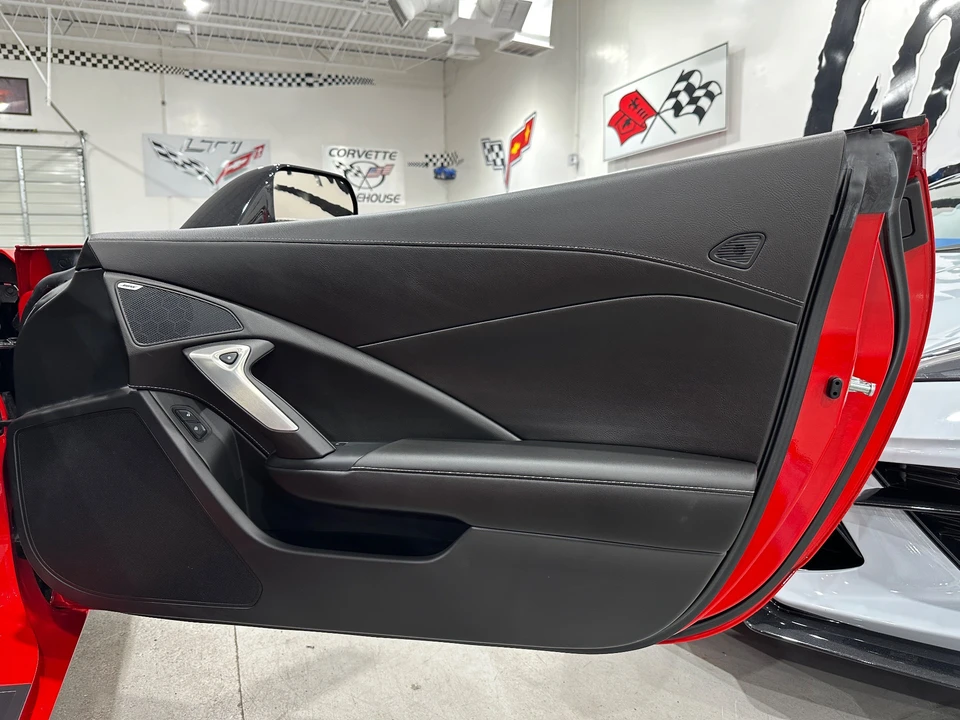 2015 Chevrolet Corvette - Image 15 of 31