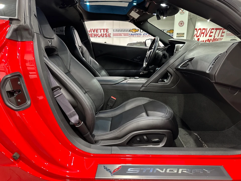 2015 Chevrolet Corvette - Image 9 of 31