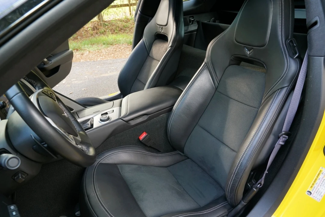 2015 Chevrolet Corvette C7 - Image 14 of 18