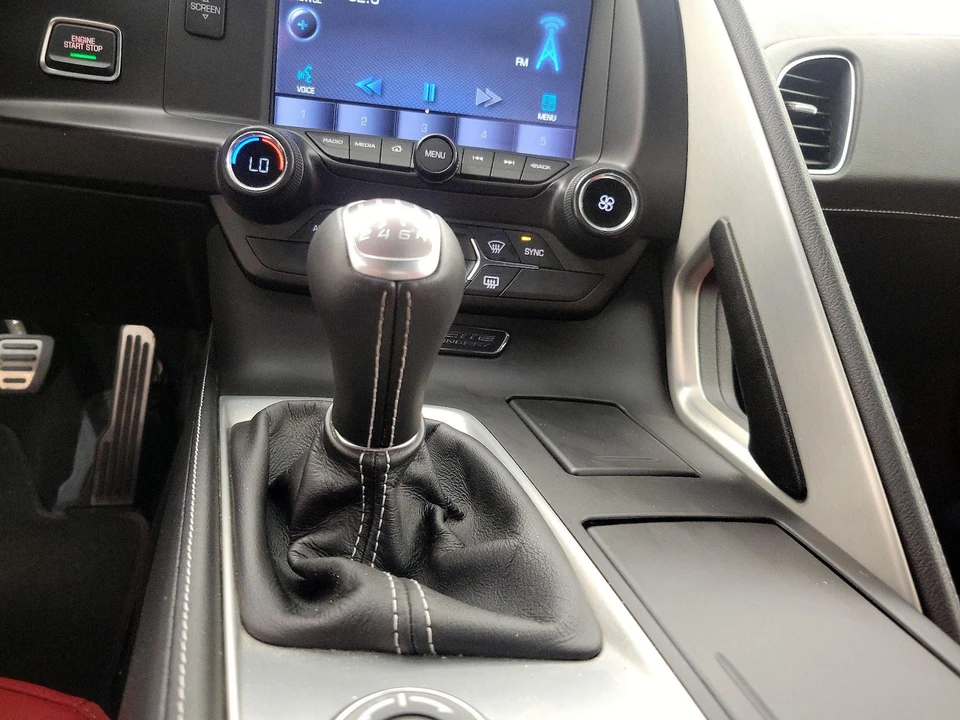 2015 Chevrolet Corvette - Image 18 of 25