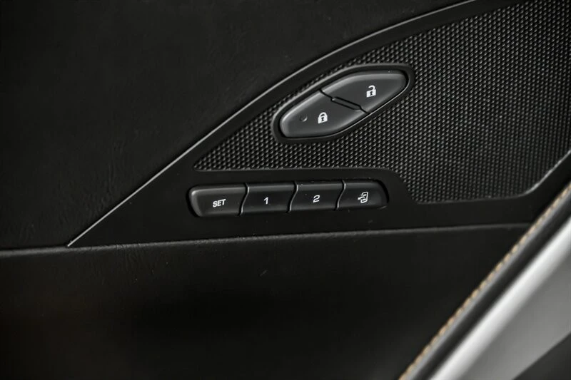 2015 Chevrolet Corvette C7 - Image 18 of 21