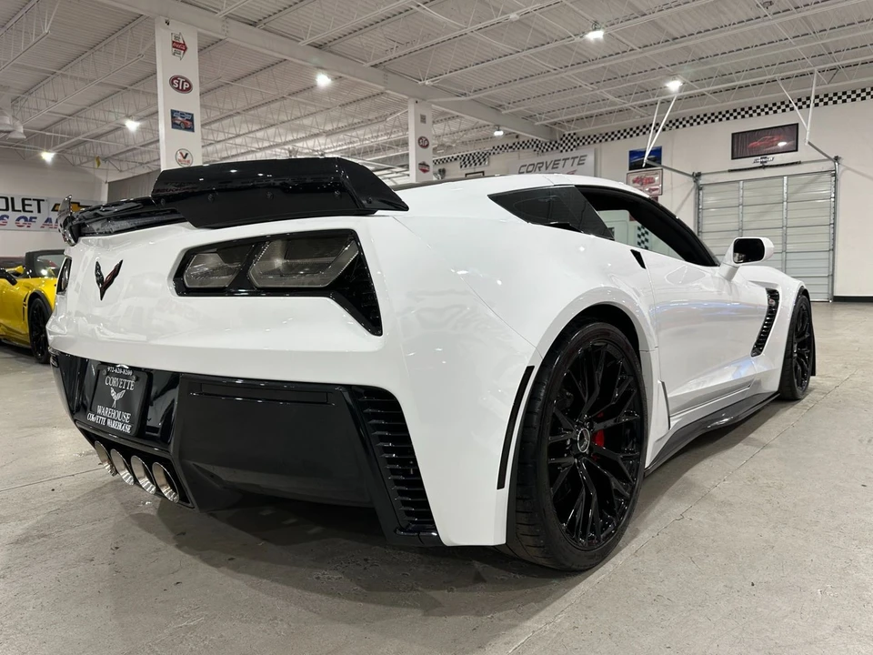 2015 Chevrolet Corvette C7 Z06 - Image 4 of 21