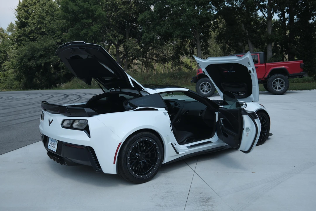 2015 Chevrolet Corvette C7 Z06 - Image 14 of 31