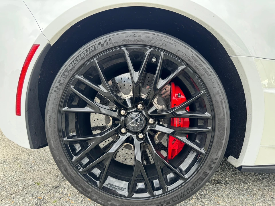 2015 Chevrolet Corvette C7 Z06 - Image 27 of 31