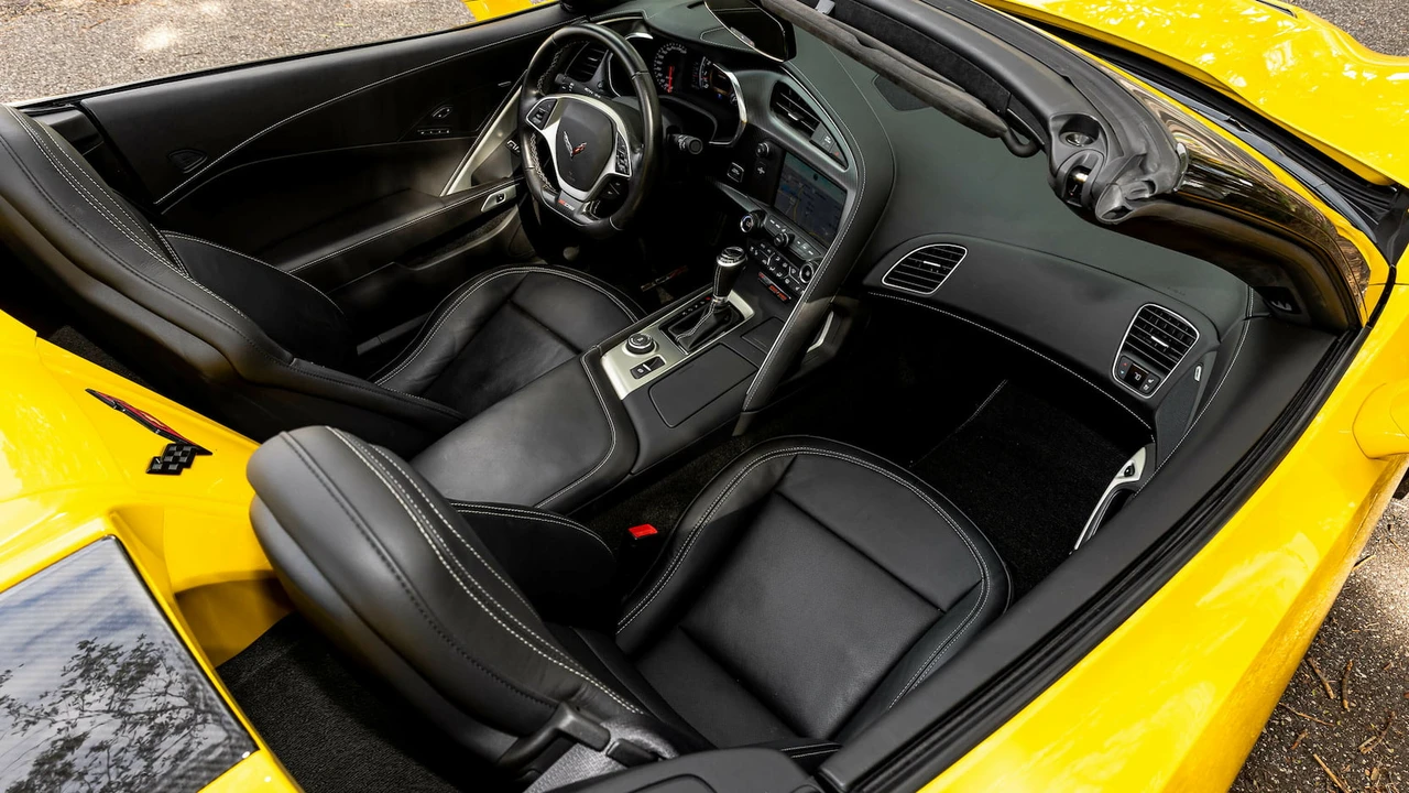 2015 Chevrolet Corvette C7 Z06 - Image 4 of 31