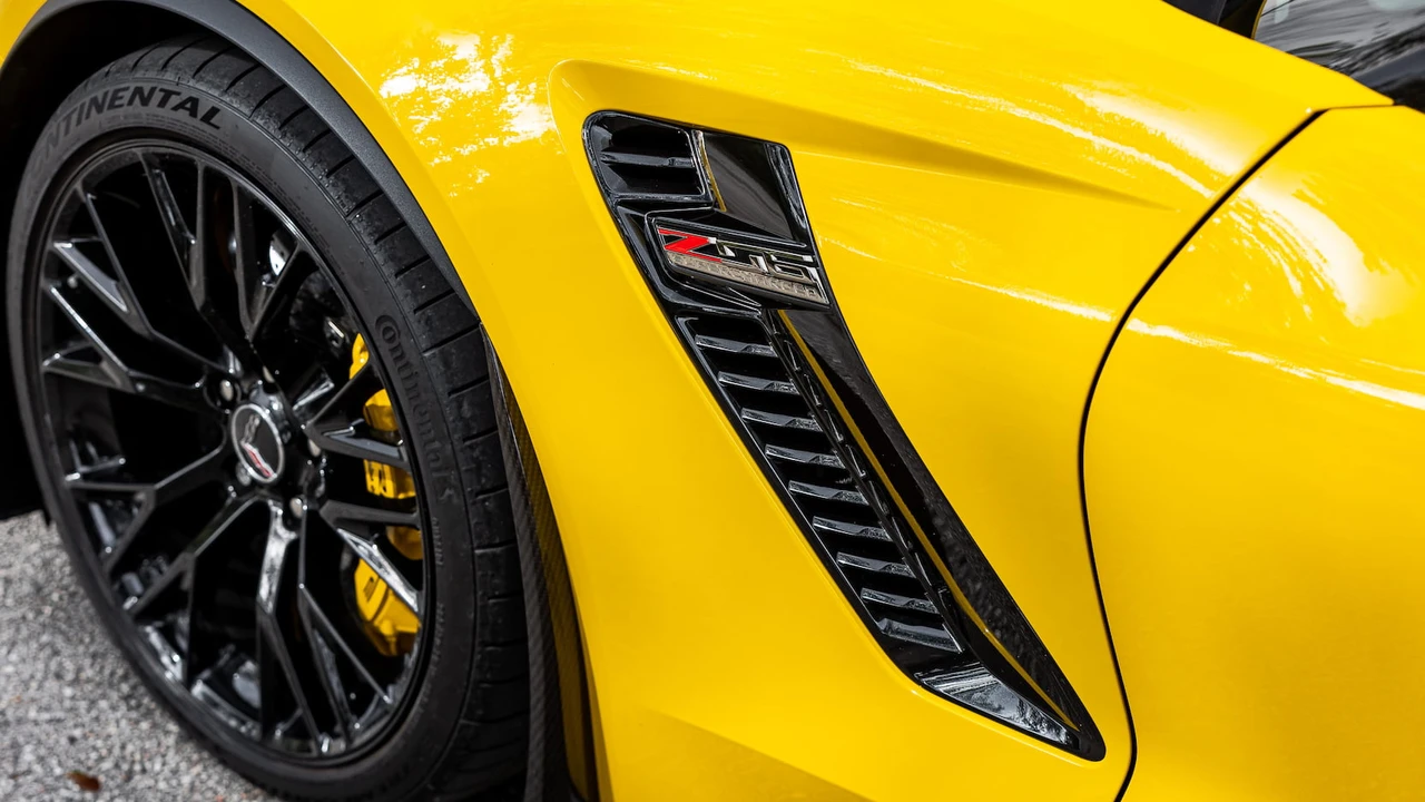2015 Chevrolet Corvette C7 Z06 - Image 27 of 31