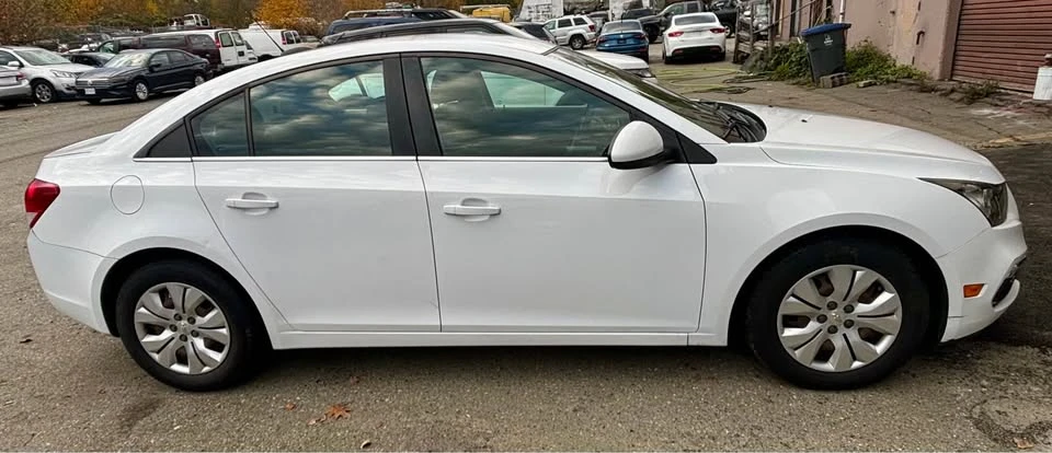 2015 Chevrolet Cruze - Image 3 of 11