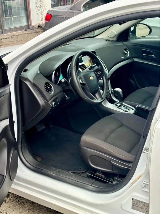 2015 Chevrolet Cruze - Image 6 of 11