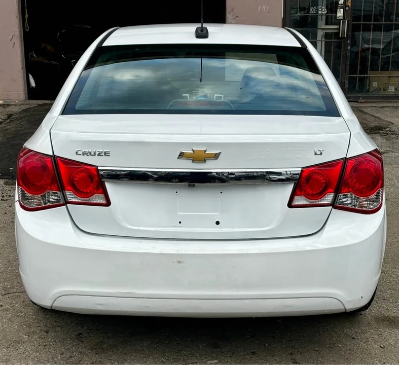 2015 Chevrolet Cruze - Image 2 of 11
