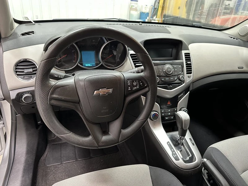 2015 Chevrolet Cruze - Image 8 of 21