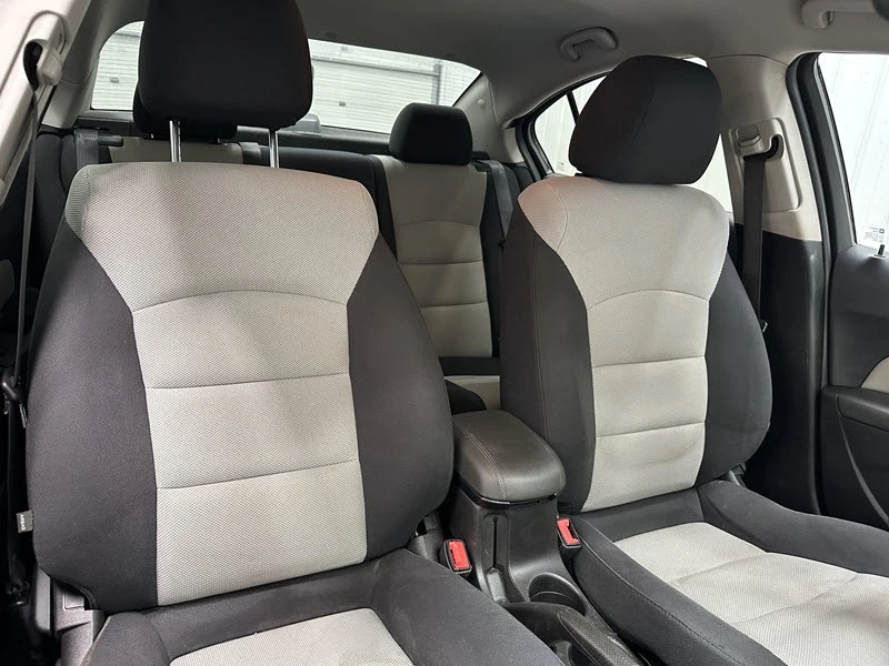 2015 Chevrolet Cruze - Image 16 of 21