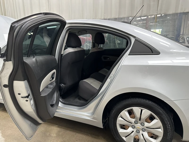 2015 Chevrolet Cruze - Image 11 of 21