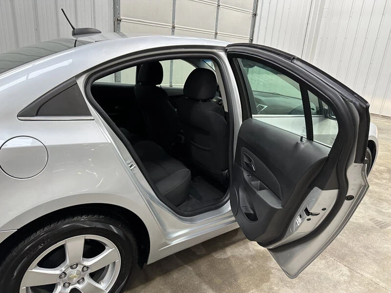 2015 Chevrolet Cruze - Image 15 of 21