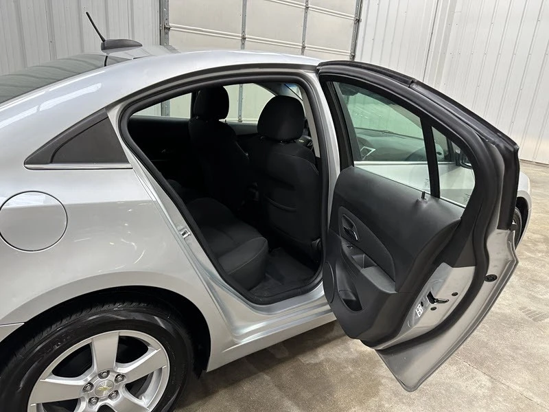 2015 Chevrolet Cruze - Image 14 of 21