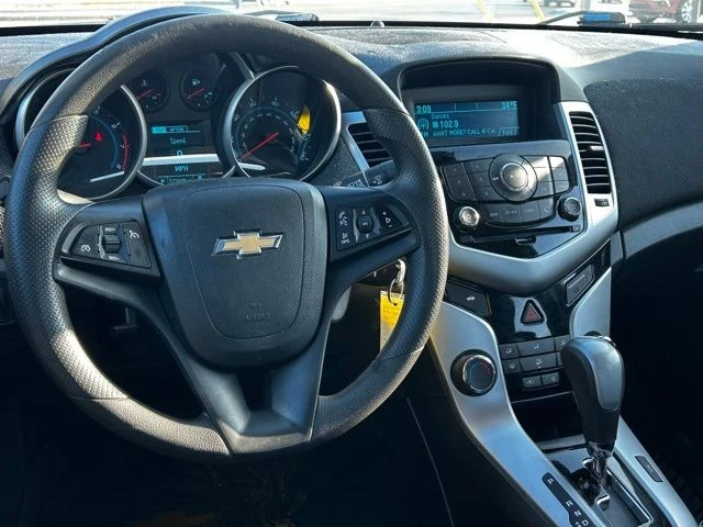 2015 Chevrolet Cruze - Image 9 of 12