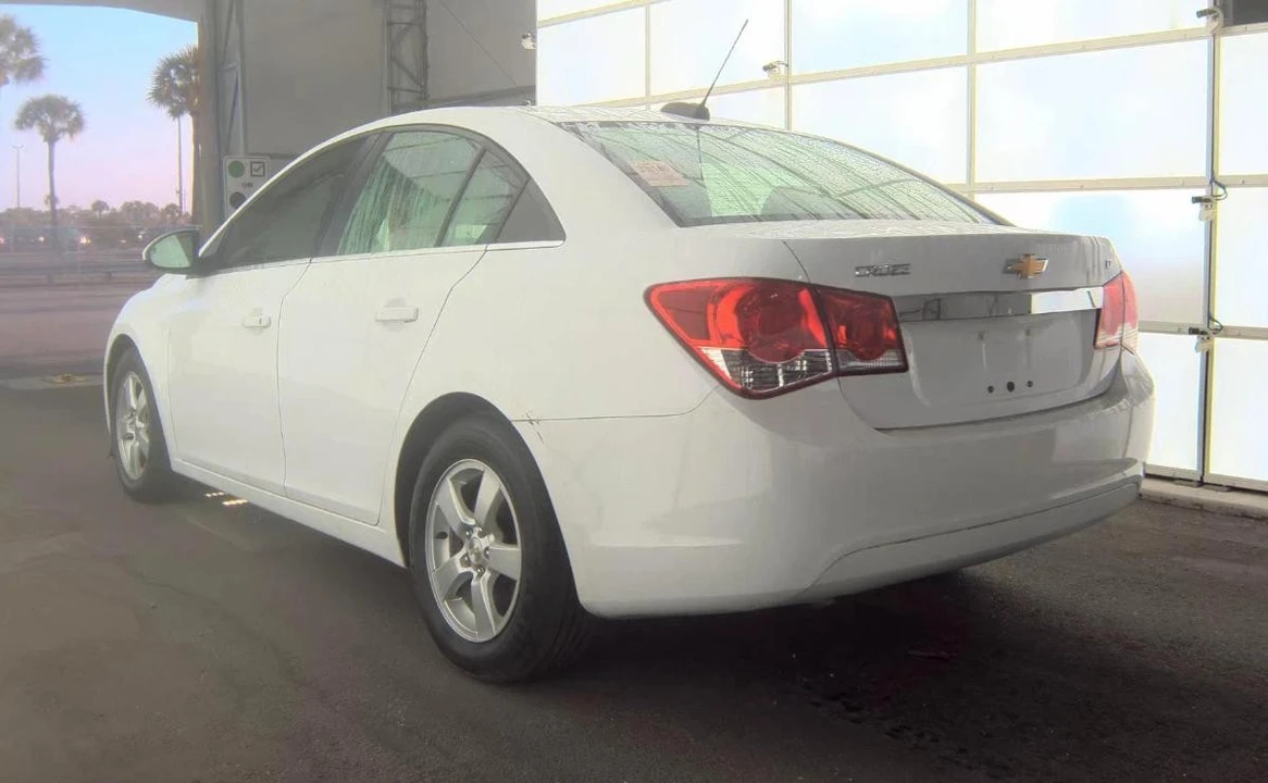 2015 Chevrolet Cruze - Image 6 of 11
