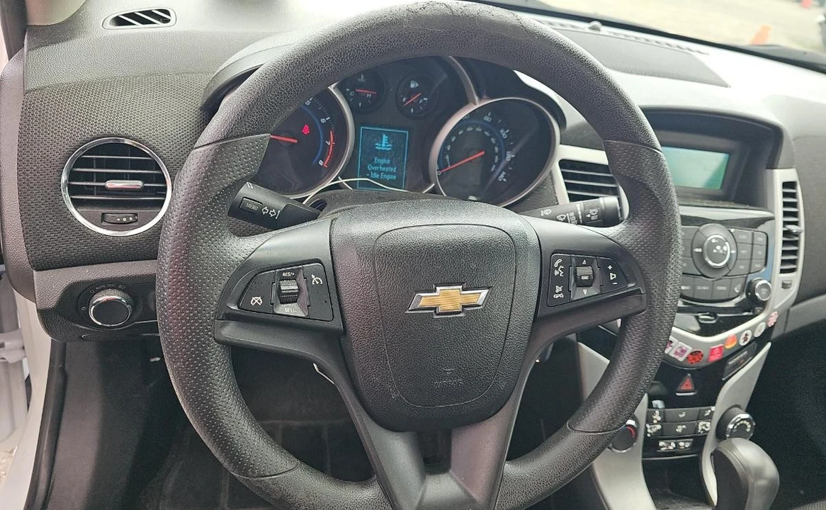 2015 Chevrolet Cruze - Image 9 of 11