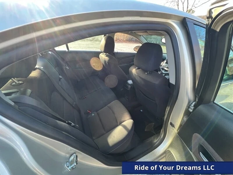 2015 Chevrolet Cruze - Image 14 of 19