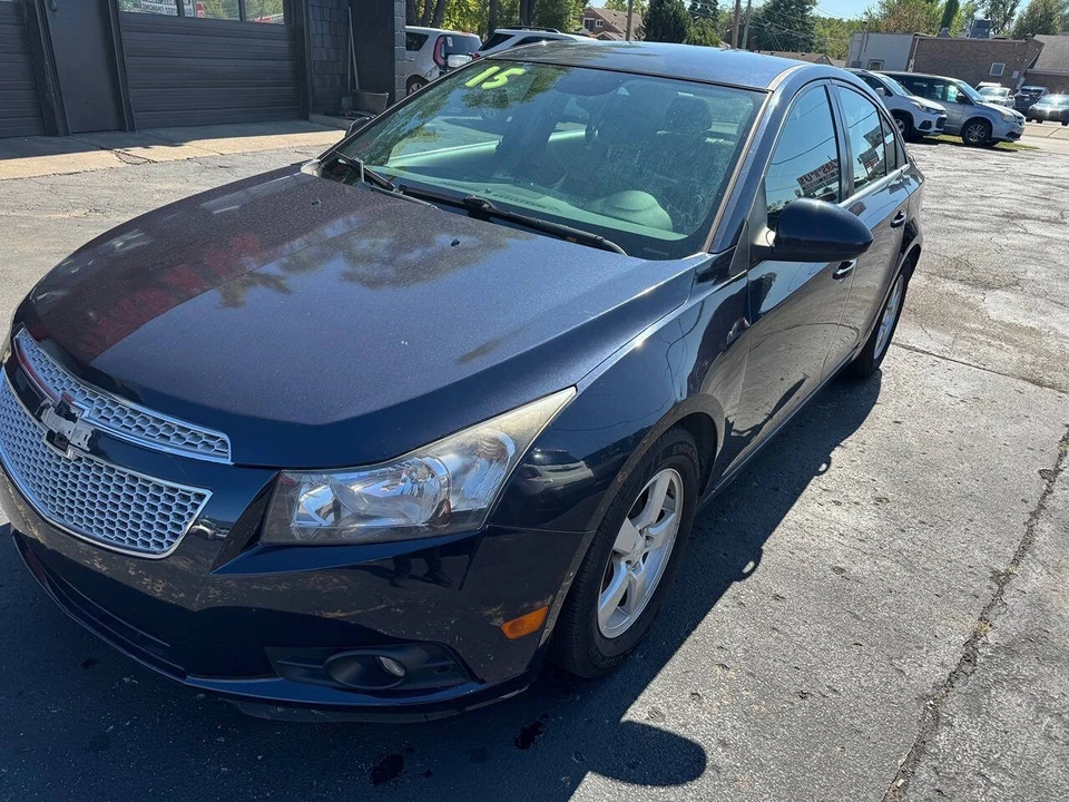 2015 Chevrolet Cruze - Image 2 of 10