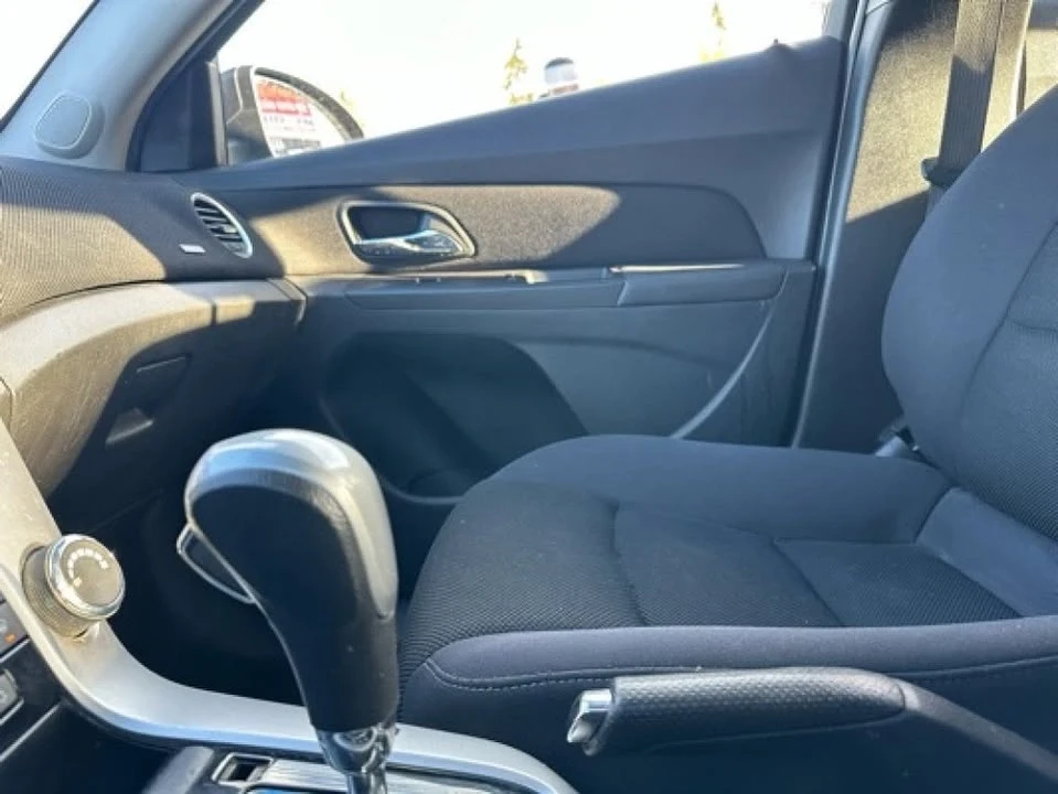 2015 Chevrolet Cruze - Image 13 of 16