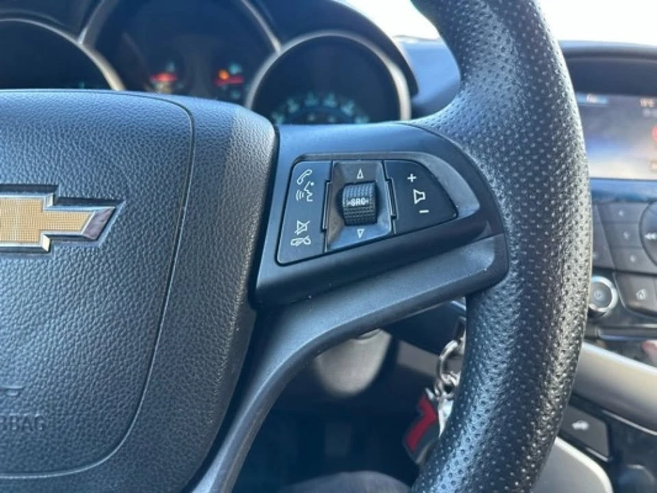 2015 Chevrolet Cruze - Image 8 of 16