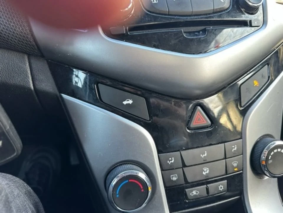 2015 Chevrolet Cruze - Image 14 of 16