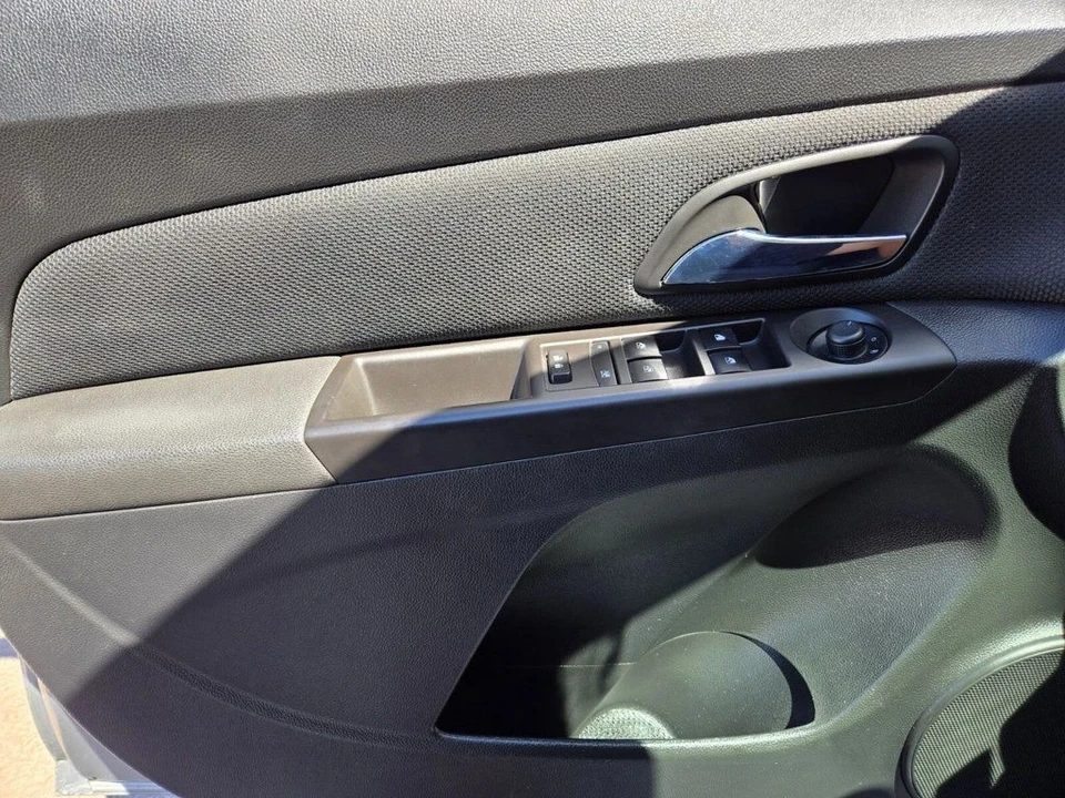 2015 Chevrolet Cruze - Image 13 of 20