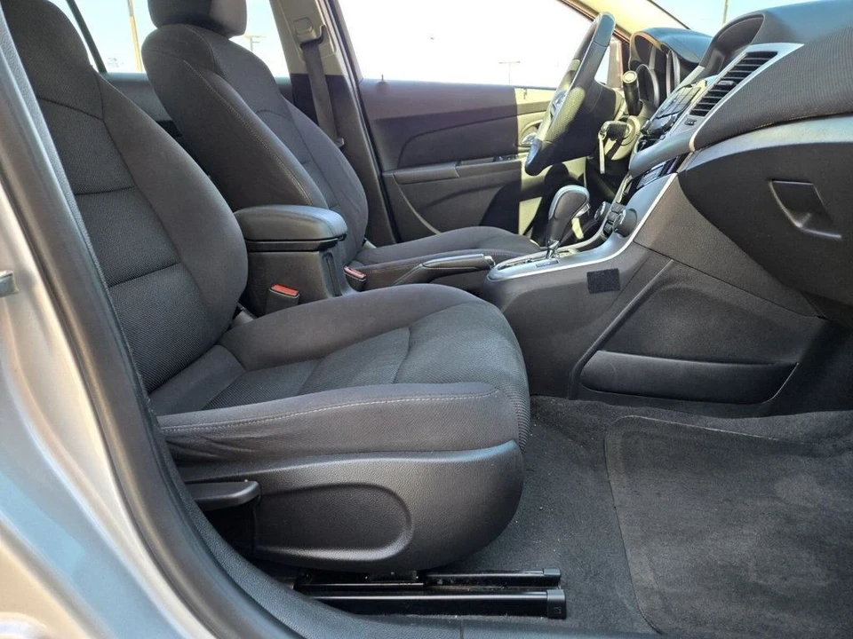 2015 Chevrolet Cruze - Image 11 of 20