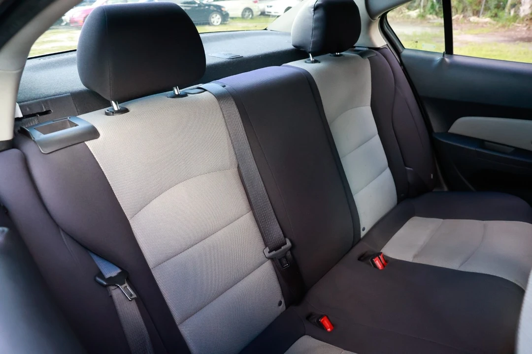 2015 Chevrolet Cruze - Image 14 of 21