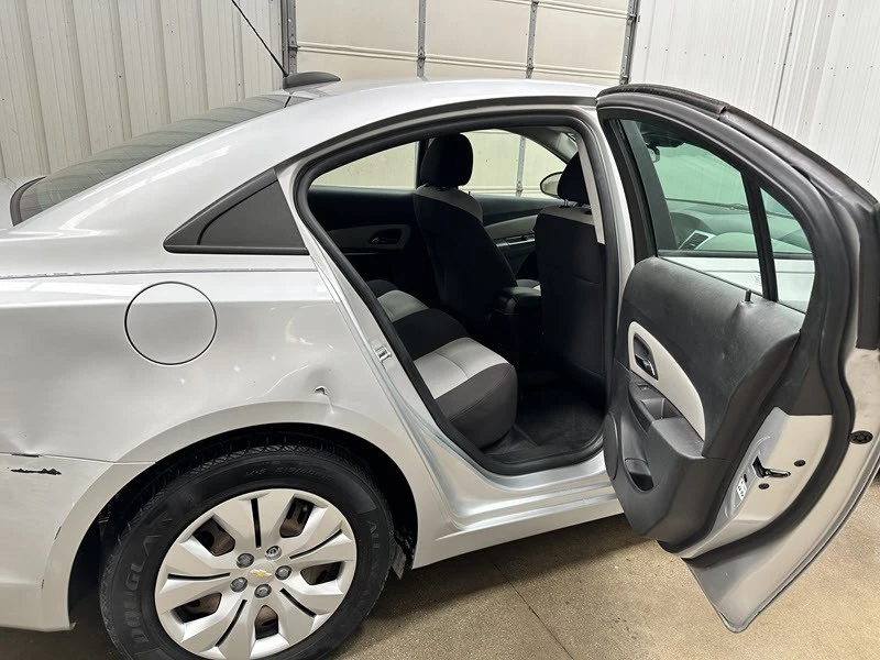 2015 Chevrolet Cruze - Image 15 of 21
