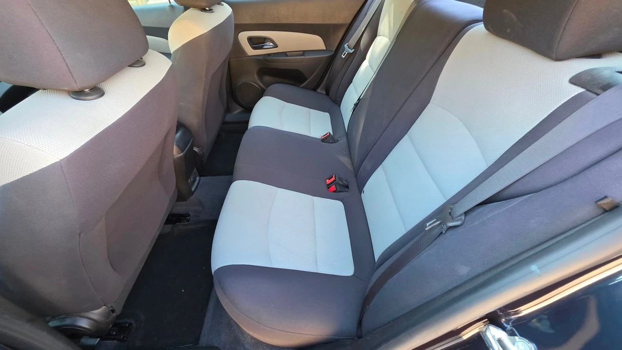 2015 Chevrolet Cruze - Image 18 of 21