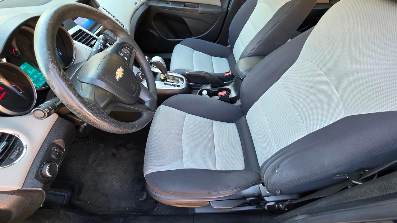 2015 Chevrolet Cruze - Image 14 of 21