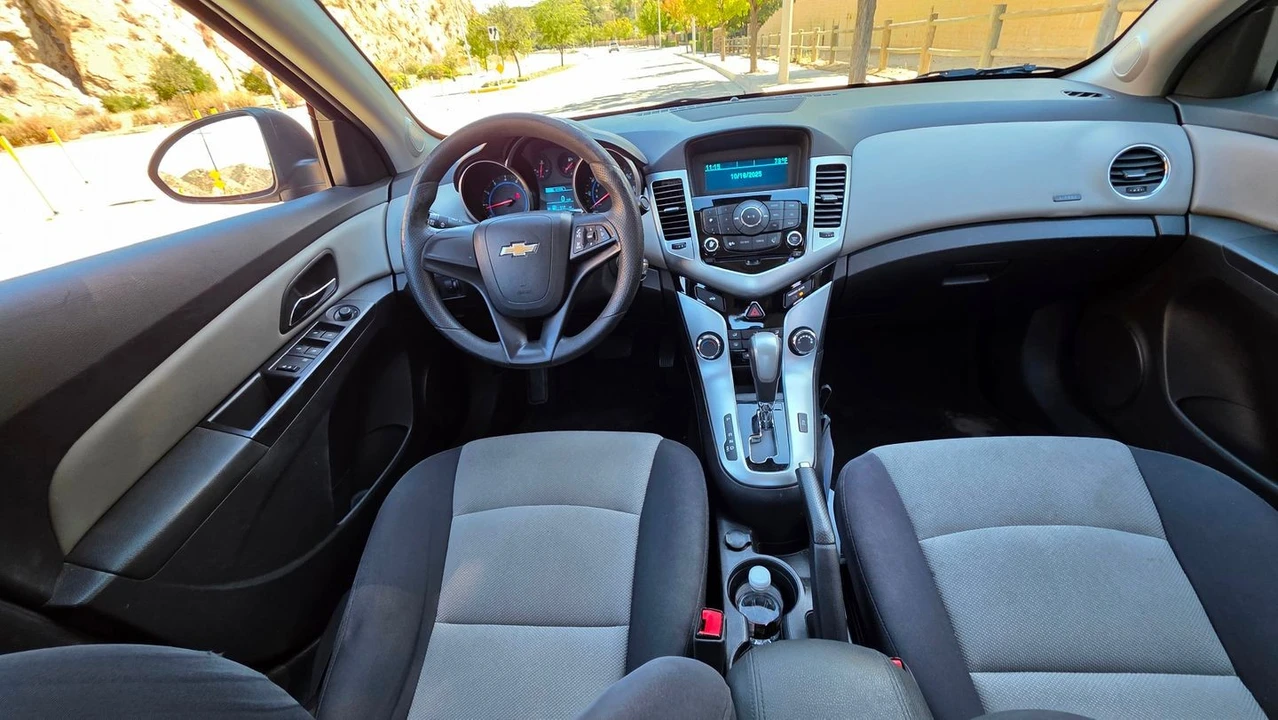 2015 Chevrolet Cruze - Image 8 of 12
