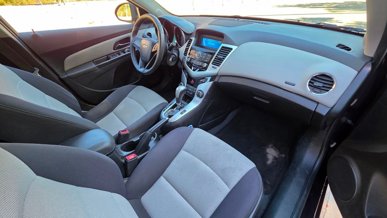 2015 Chevrolet Cruze - Image 10 of 21