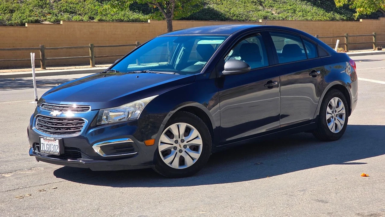 2015 Chevrolet Cruze - Image 2 of 12